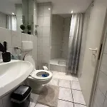 Near Messe Duesseldorf- Airport Rhine 克雷费尔德