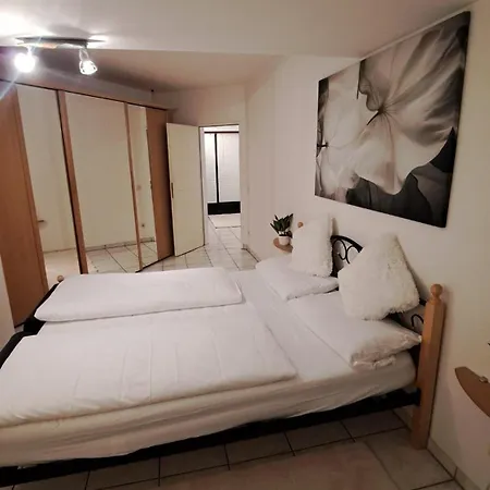 Near Messe Duesseldorf- Airport Rhine 아파트 *