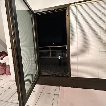 Cozy Near Duesseldorf Airport 公寓